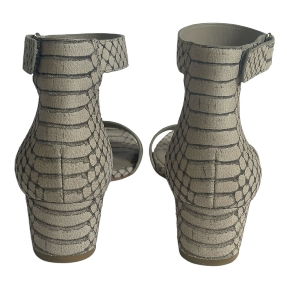 Vince Snakeskin Leather Block Heel Sandals 6.5 Beige Gray Ankle Strap Vero Cuoio - Picture 4 of 10
